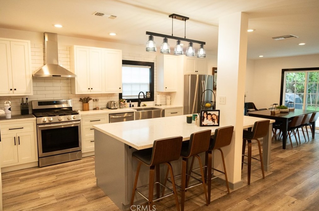 17418 Leadwell St, Van Nuys CA 91406-3032 exterior