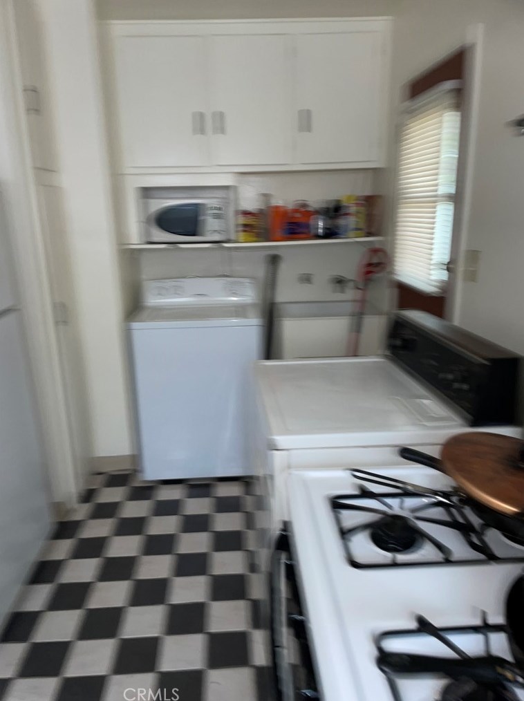 11602 Haynes St, North Hollywood, CA 91606