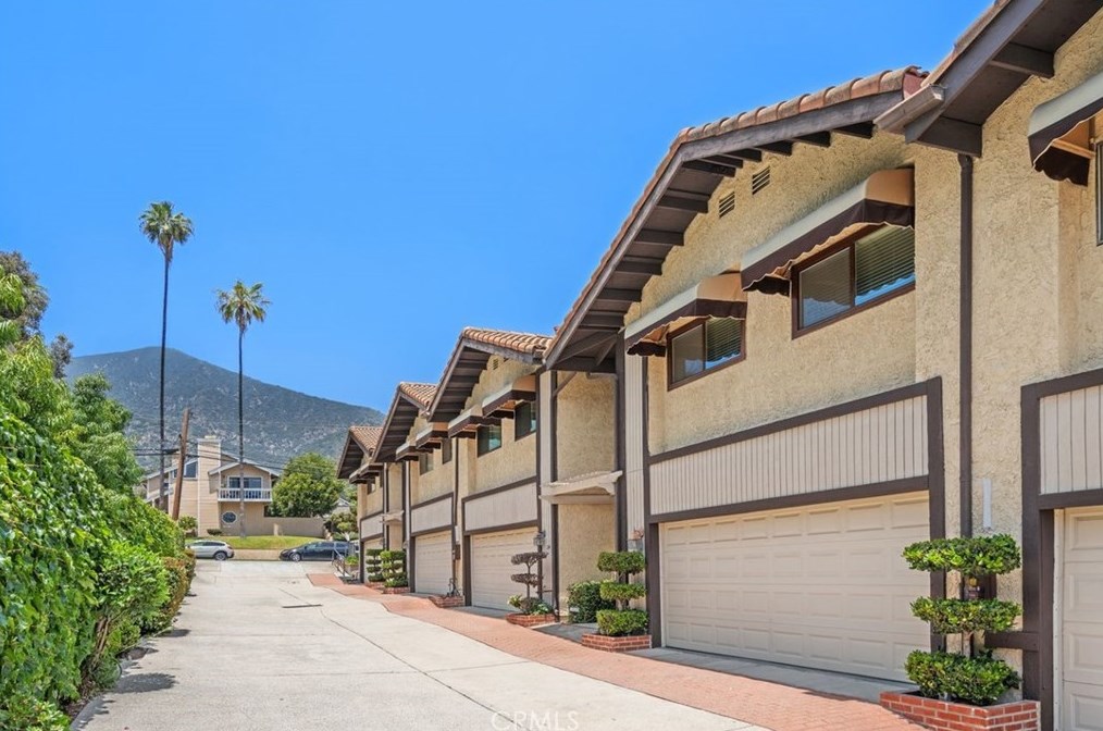 56 E Highland Ave, Sierra Madre, CA 91024
