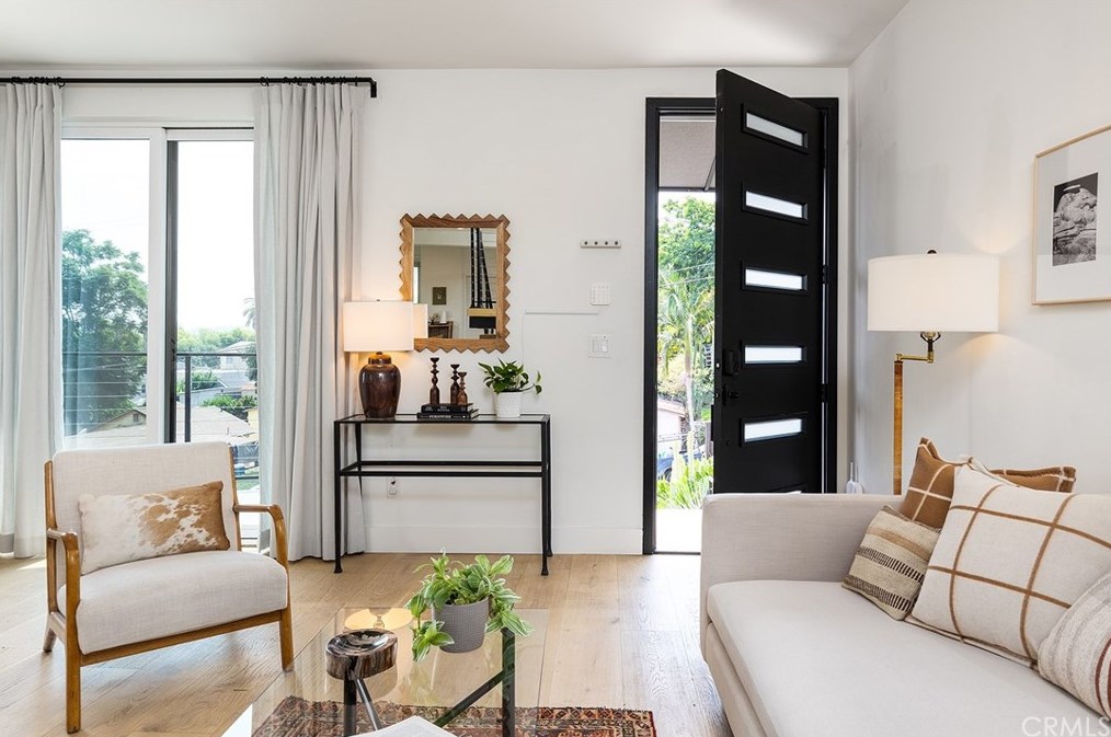6628 Aldama St, Los Angeles CA  90042-1903 exterior