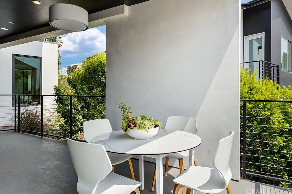 6628 Aldama St, Los Angeles CA  90042-1903 exterior