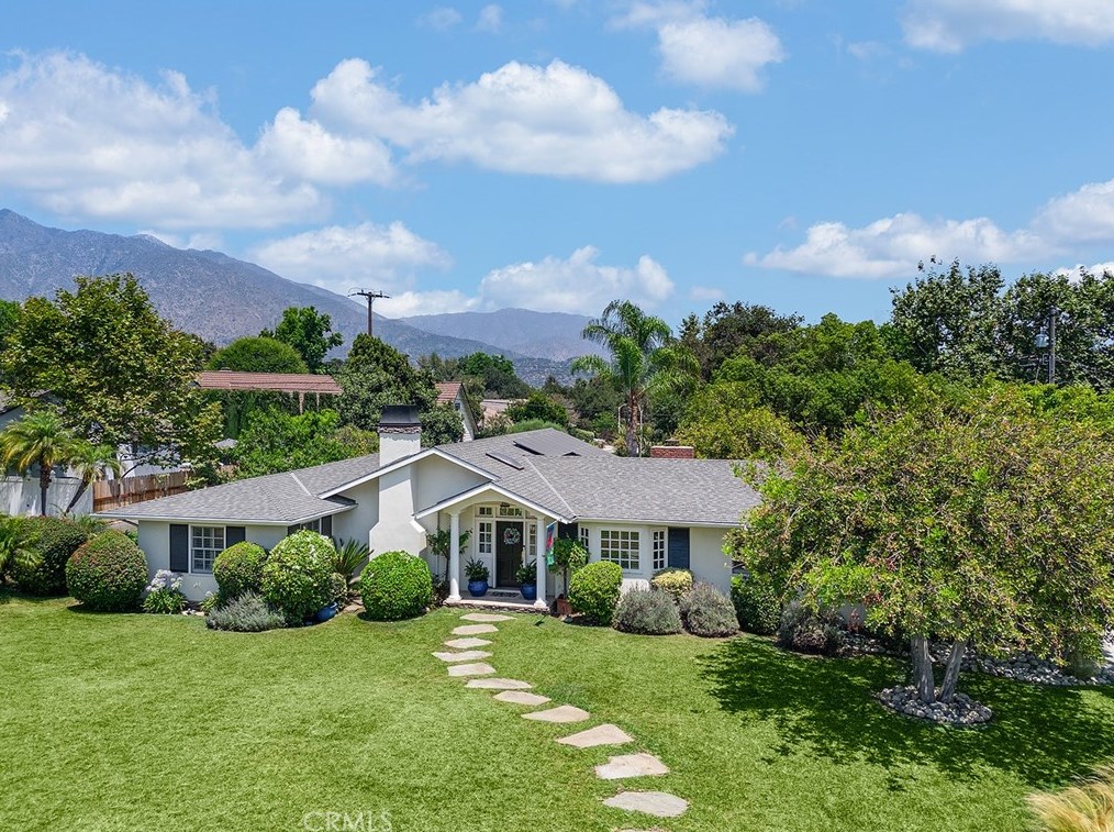 220 S Canon Ave, Sierra Madre, CA 91024