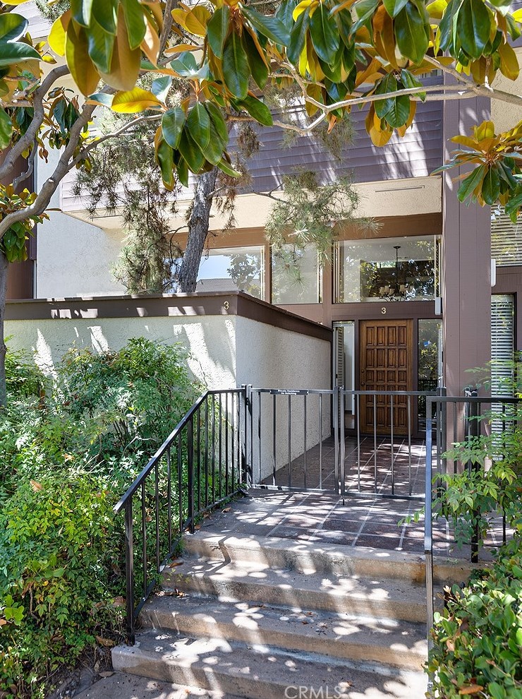 1 S Orange Grove Blvd #3, Pasadena, CA 91105