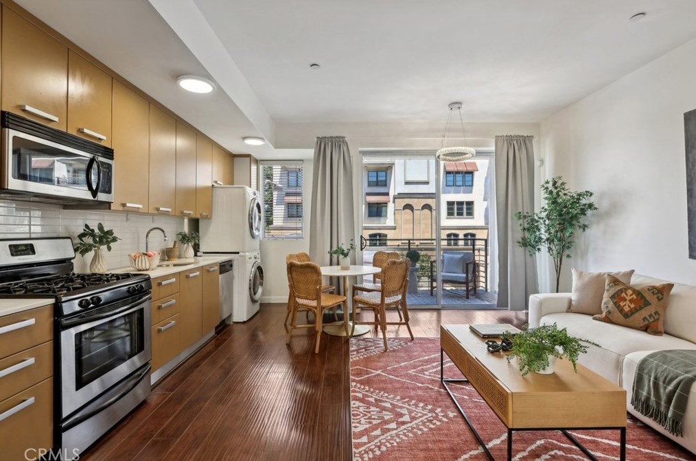 217 S Marengo Ave #202, Pasadena, CA 91101