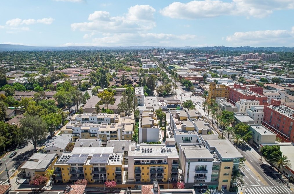 217 Marengo Ave, Pasadena CA 91101-2728 exterior