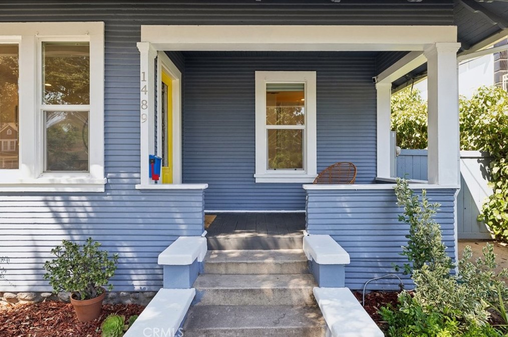 1489 Navarro Ave, Pasadena, CA 91103-2137