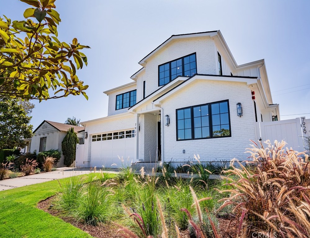 7927 Westlawn Ave, Los Angeles, CA 90045-1071