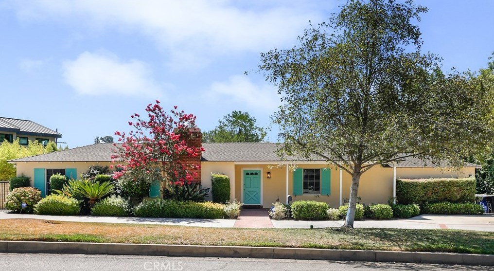 1008 Poppyfields Dr, Altadena, CA 91001-1749