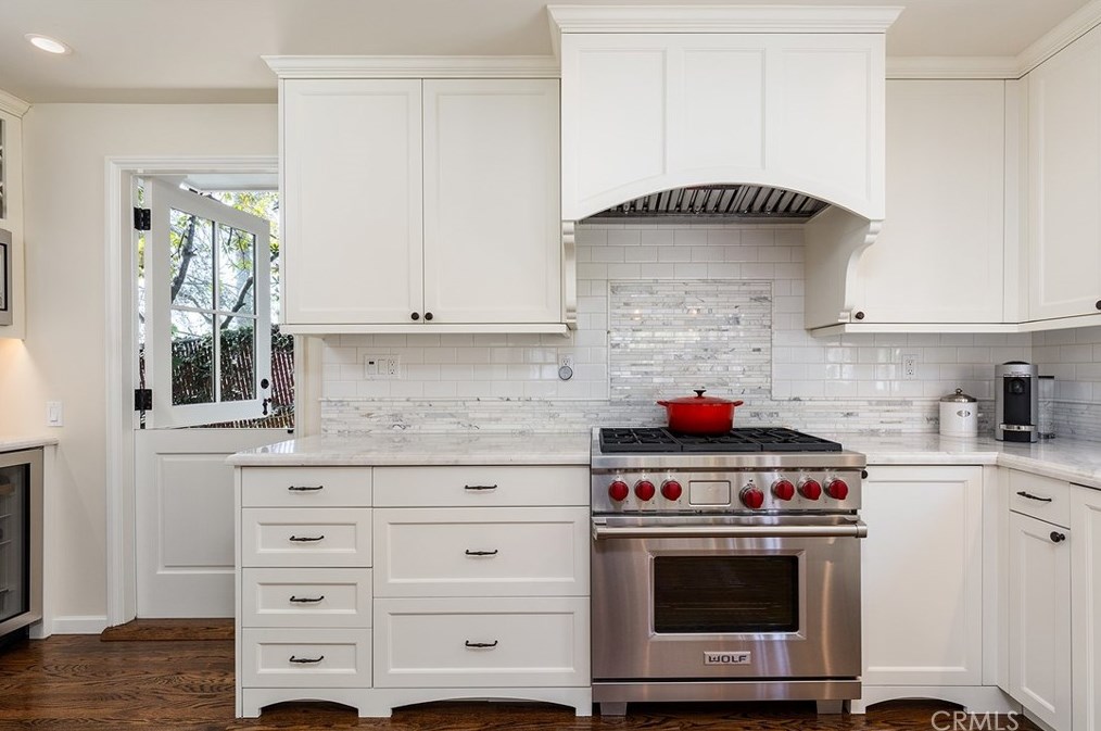 1021 Mtn St, Glendale CA  91202-1041 exterior