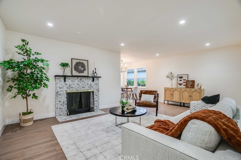 5739 Columbus Ave, Van Nuys, CA 91411-3221