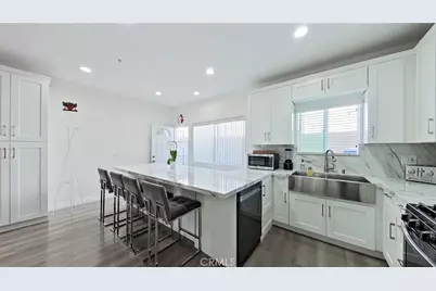 18347 Saticoy, Reseda, CA 91335 - Photo 10