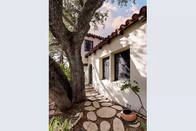 725 W Hillcrest Boulevard, Monrovia, CA 91016 - Photo 6