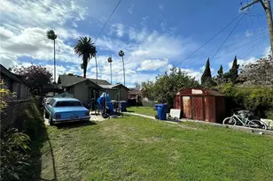 339 W 76th, Los Angeles, CA 90003 - Photo 18