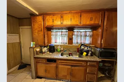 339 W 76th, Los Angeles, CA 90003 - Photo 10