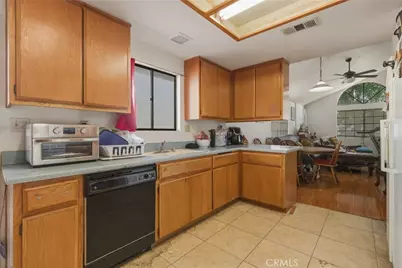 539 N Pasadena, Azusa, CA 91702 - Photo 6