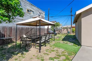 1041 W 48th St, Los Angeles, CA 90037 - Photo 16