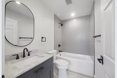 1154 W 67th, Los Angeles, CA 90044 - Photo 18
