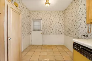 822 S Windsor Blvd, Los Angeles, CA 90005 - Photo 12