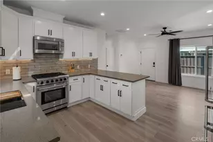 22434 Berdon St, Woodland Hills, CA 91367 - Photo 14