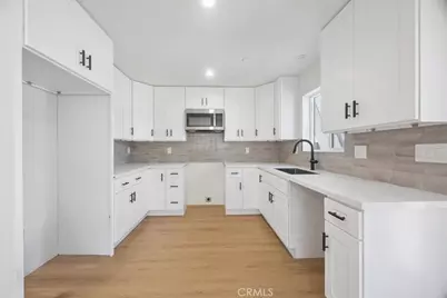 1154 W 67th, Los Angeles, CA 90044 - Photo 8