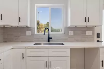 1154 W 67th, Los Angeles, CA 90044 - Photo 10