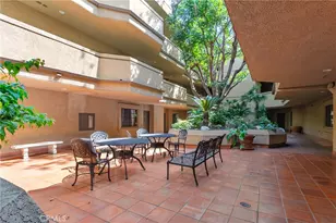 221 S Oak Knoll Ave, Pasadena, CA 91101 - Photo 30