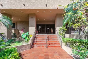 221 S Oak Knoll Ave, Pasadena, CA 91101 - Photo 30