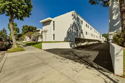 4331 W Sarah Street #10, Burbank, CA 91505 - Photo 2
