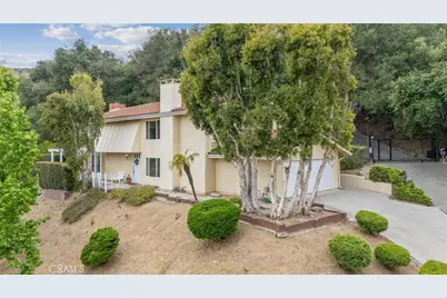 2321 Via Saldivar, Glendale, CA 91208 - Photo 2