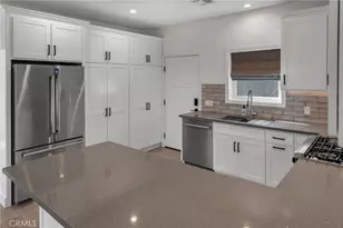 22434 Berdon St, Woodland Hills, CA 91367 - Photo 12