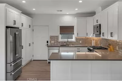 22434 Berdon St, Woodland Hills, CA 91367 - Photo 10