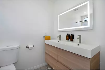 11408 Laurel Canyon Boulevard, Los Angeles, CA 91340 - Photo 16