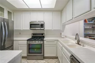 235 S Holliston, Pasadena, CA 91106 - Photo 8