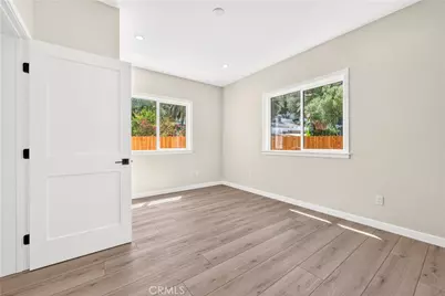 8734 Apperson Street, Sunland, CA 91040 - Photo 12