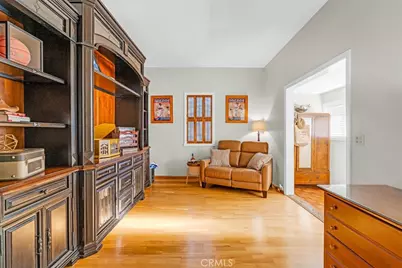 870 S Euclid Avenue, Pasadena, CA 91106 - Photo 4