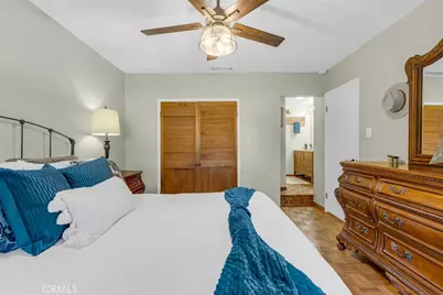 870 S Euclid Avenue, Pasadena, CA 91106 - Photo 14