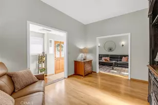 870 S Euclid Ave, Pasadena, CA 91106 - Photo 2