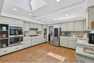 17061 Parthenia St, Sherwood Forest, CA 91325 - Photo 8