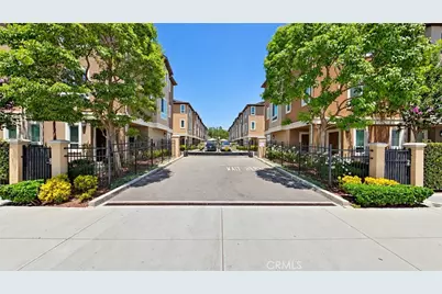 14671 Sherman Way, Van Nuys, CA 91405 - Photo 2