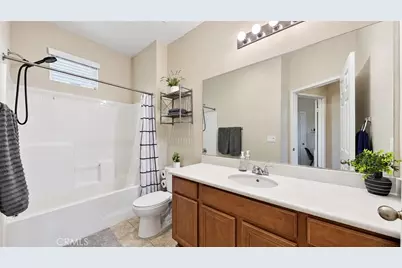 14671 Sherman Way, Van Nuys, CA 91405 - Photo 18