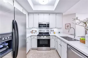 221 S Oak Knoll Ave, Pasadena, CA 91101 - Photo 12