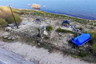 38626 N Shore Dr, Fawnskin, CA 92333 - Photo 4