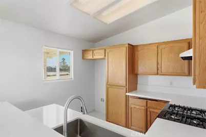 22607 Lucilla, Apple Valley, CA 92308 - Photo 14