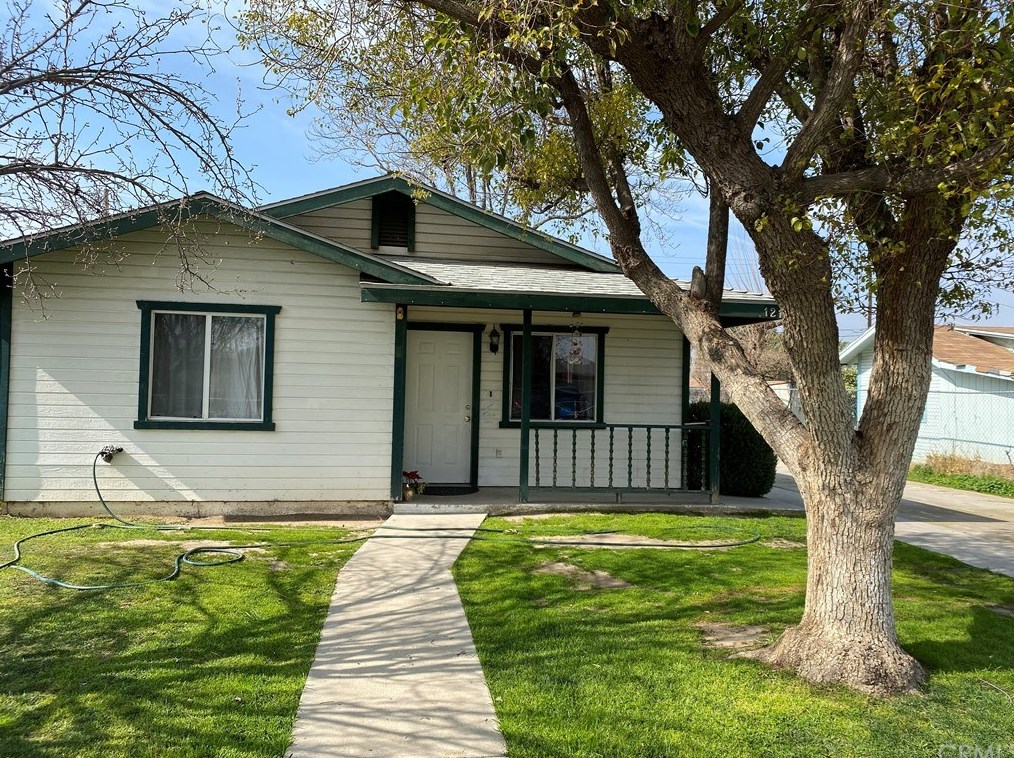 121 3rd St, Mc Farland, CA 93250