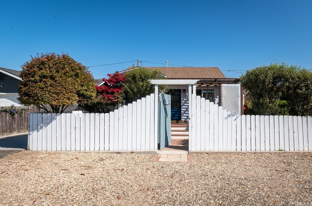 2251 Holden Ave, Oceano, CA 93445-9231