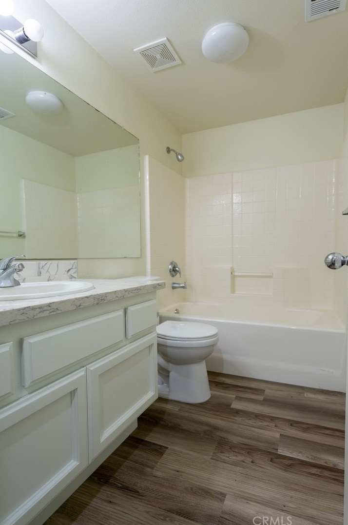 821 Imperial Way, Hanford CA  93230-8559 exterior