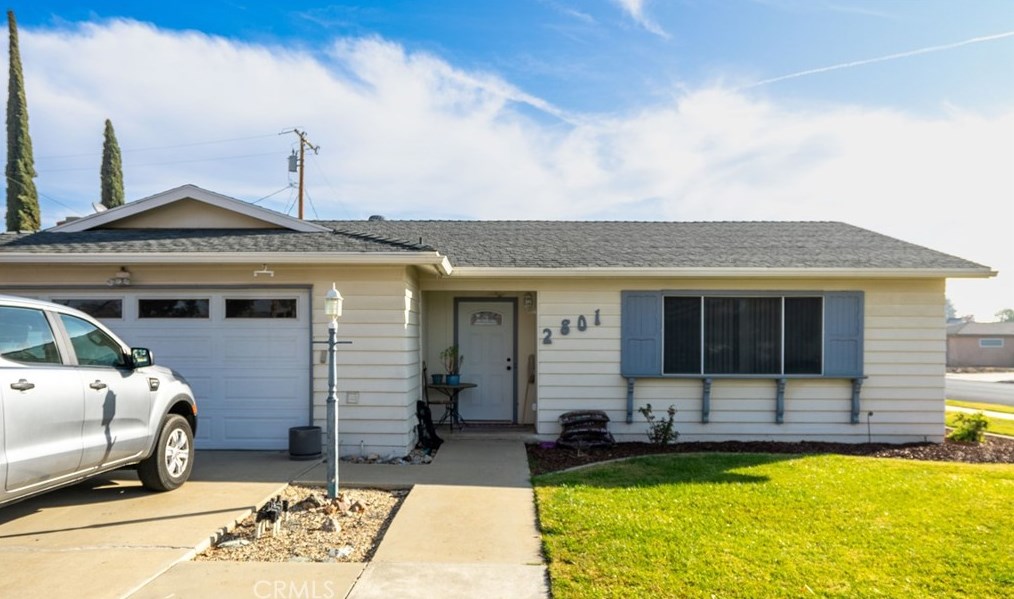 2801 Douty St, Hanford, CA 93230-1224