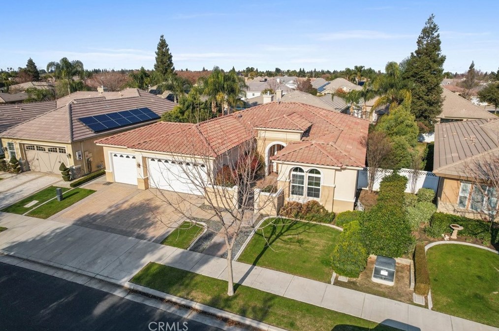 12118 Upper Waterford Dr, Bakersfield, CA 93312