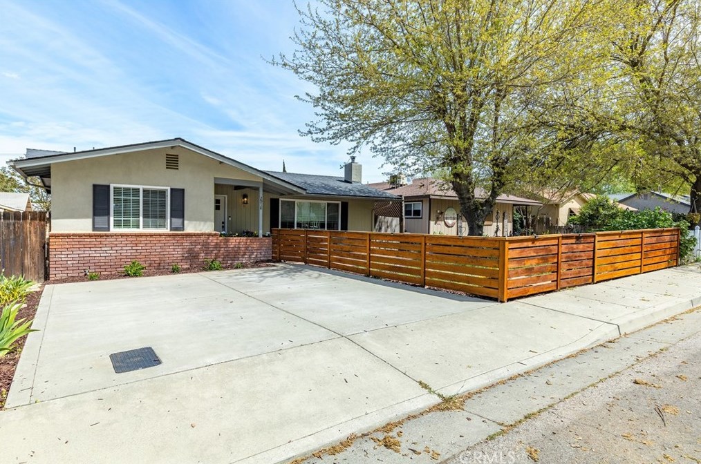 2918 Oak St, Lake Nacimiento, CA 93446