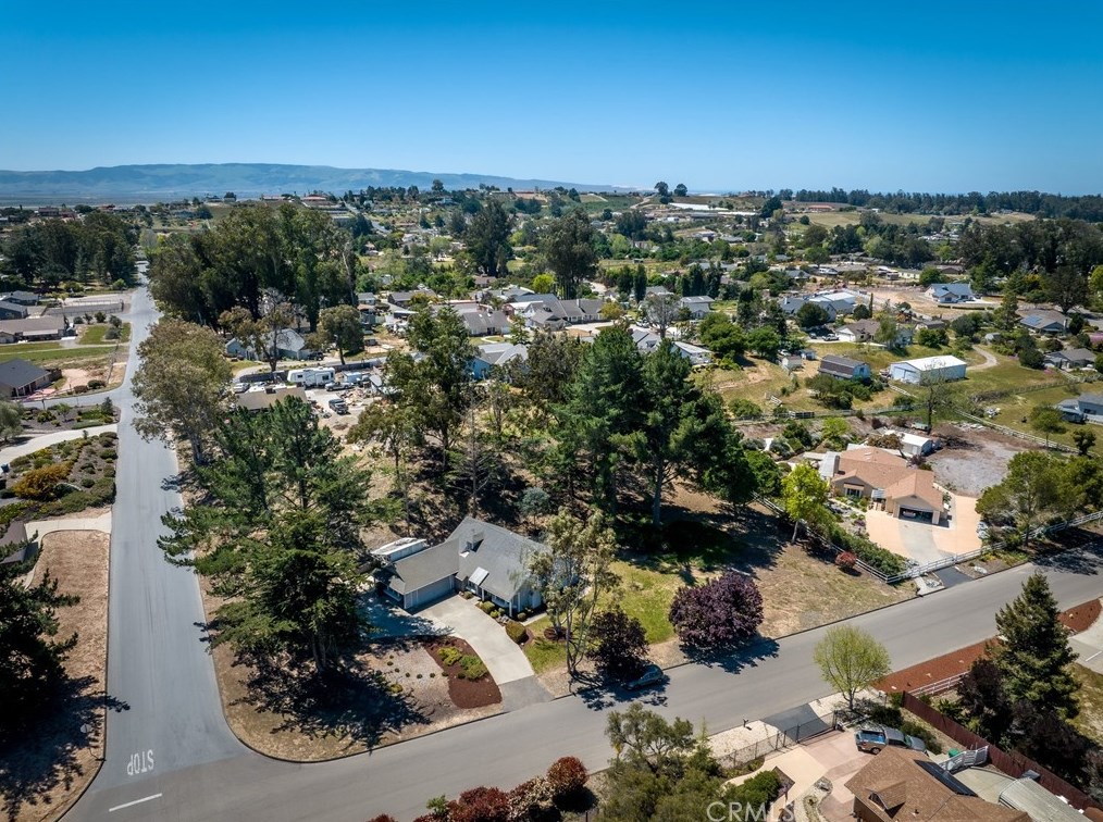 335 Eucalyptus Rd, Nipomo, CA 93444-9270